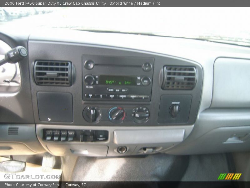 Oxford White / Medium Flint 2006 Ford F450 Super Duty XL Crew Cab Chassis Utility