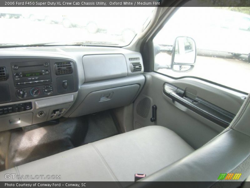 Oxford White / Medium Flint 2006 Ford F450 Super Duty XL Crew Cab Chassis Utility