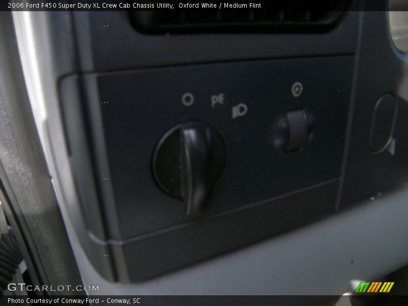 Oxford White / Medium Flint 2006 Ford F450 Super Duty XL Crew Cab Chassis Utility