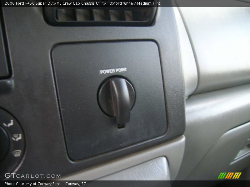 Oxford White / Medium Flint 2006 Ford F450 Super Duty XL Crew Cab Chassis Utility