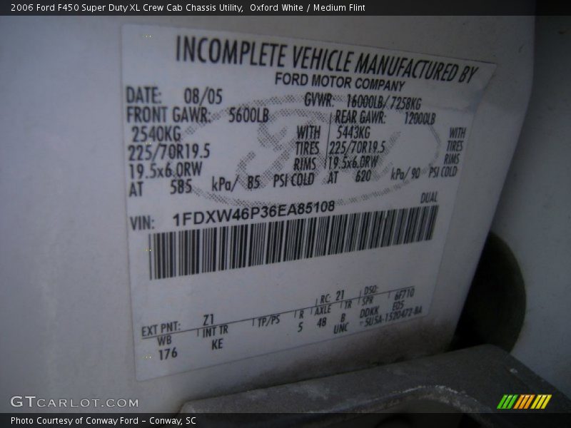 2006 F450 Super Duty XL Crew Cab Chassis Utility Oxford White Color Code Z1