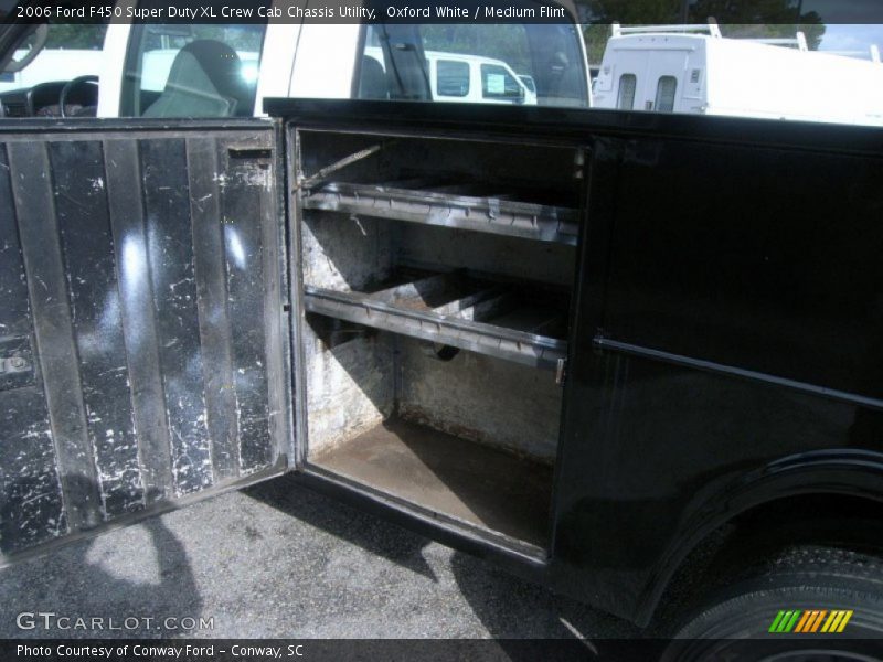 Oxford White / Medium Flint 2006 Ford F450 Super Duty XL Crew Cab Chassis Utility