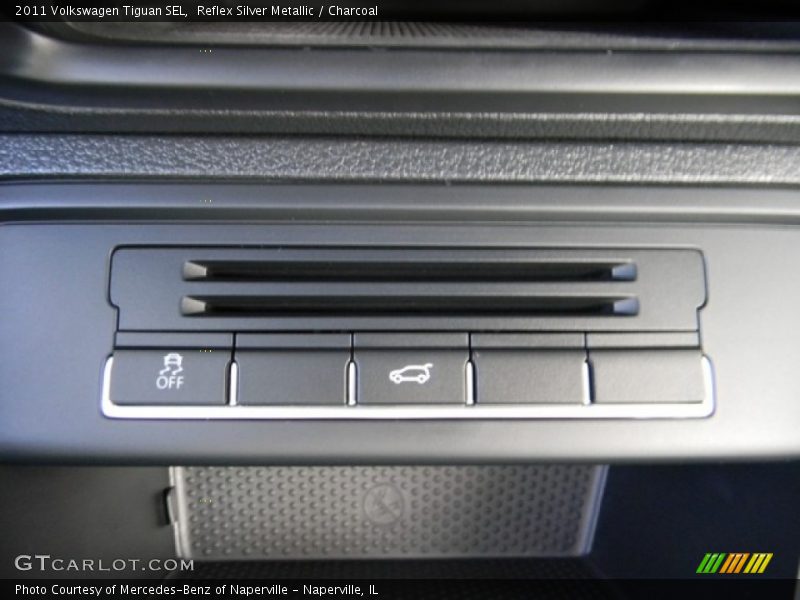 Reflex Silver Metallic / Charcoal 2011 Volkswagen Tiguan SEL