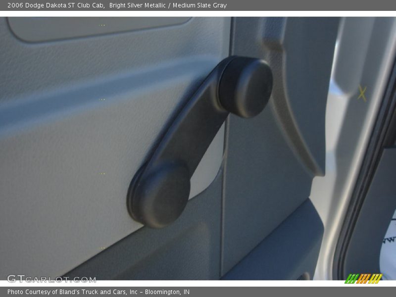 Bright Silver Metallic / Medium Slate Gray 2006 Dodge Dakota ST Club Cab