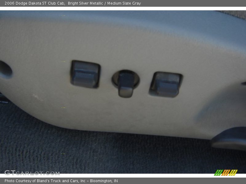 Bright Silver Metallic / Medium Slate Gray 2006 Dodge Dakota ST Club Cab