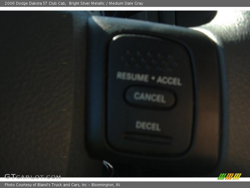 Bright Silver Metallic / Medium Slate Gray 2006 Dodge Dakota ST Club Cab