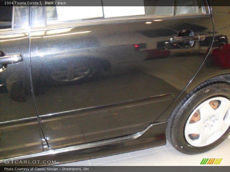 Black / Black 2004 Toyota Corolla S