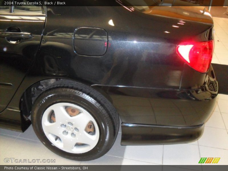 Black / Black 2004 Toyota Corolla S