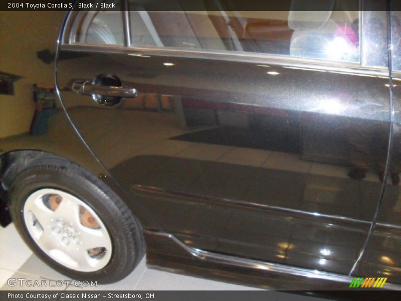 Black / Black 2004 Toyota Corolla S