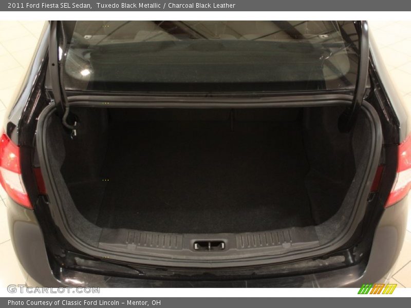 Tuxedo Black Metallic / Charcoal Black Leather 2011 Ford Fiesta SEL Sedan