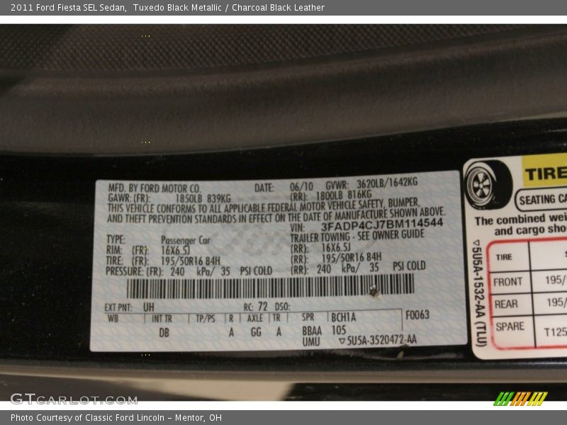 Tuxedo Black Metallic / Charcoal Black Leather 2011 Ford Fiesta SEL Sedan