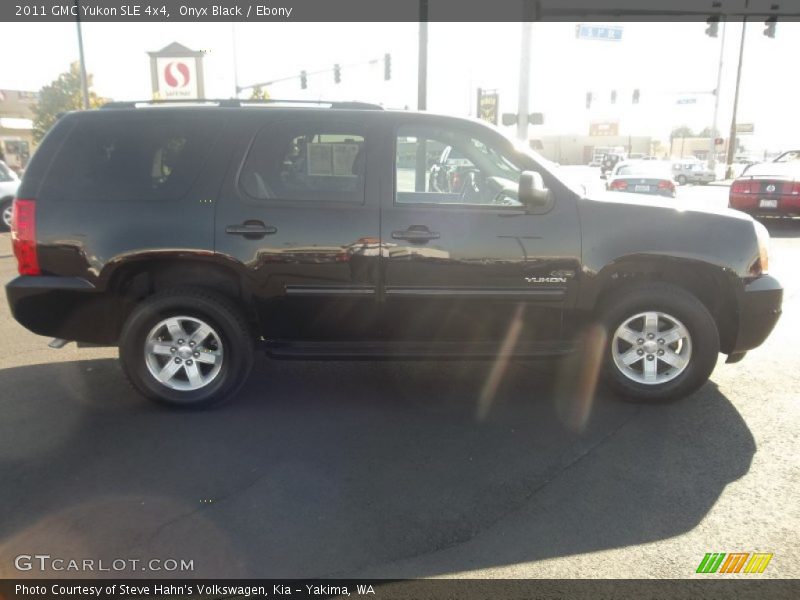 Onyx Black / Ebony 2011 GMC Yukon SLE 4x4