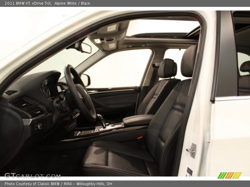 Alpine White / Black 2011 BMW X5 xDrive 50i