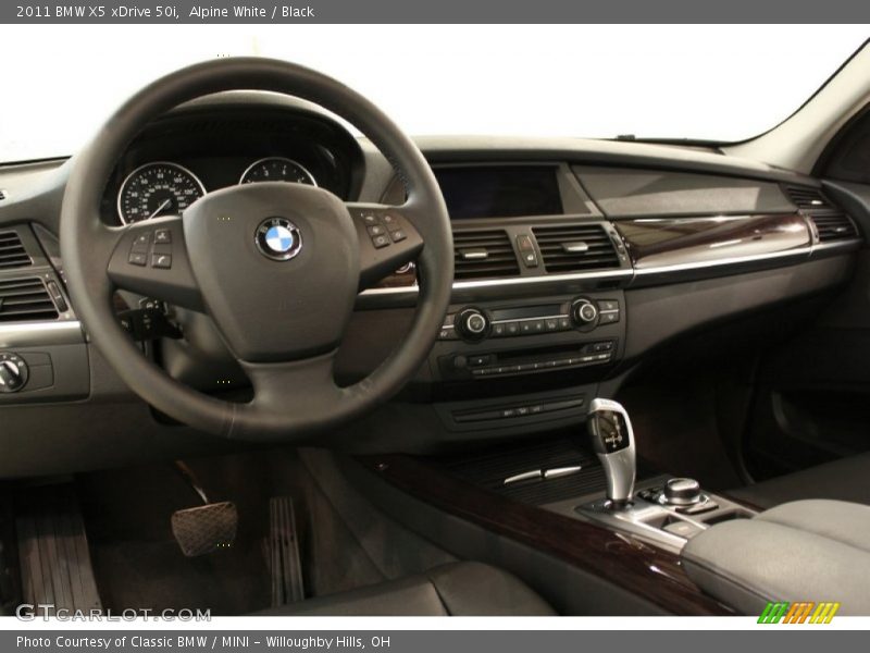 Alpine White / Black 2011 BMW X5 xDrive 50i