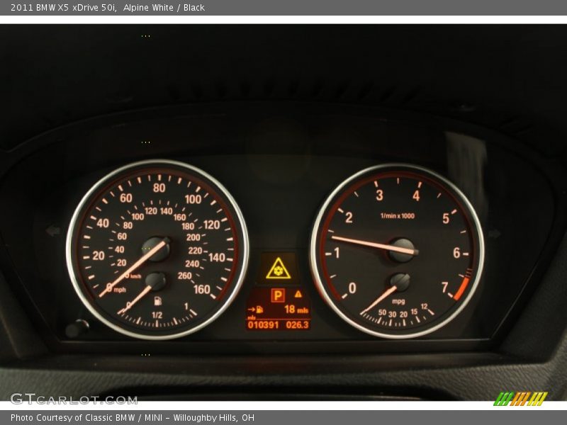 Alpine White / Black 2011 BMW X5 xDrive 50i