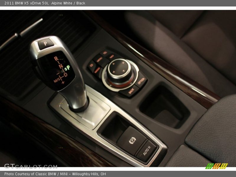 Alpine White / Black 2011 BMW X5 xDrive 50i