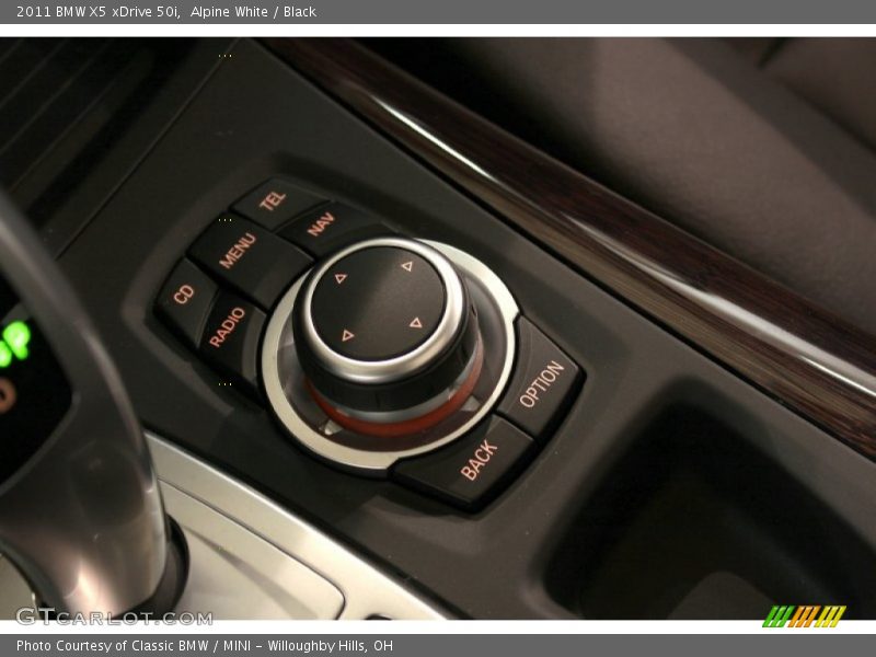 Alpine White / Black 2011 BMW X5 xDrive 50i