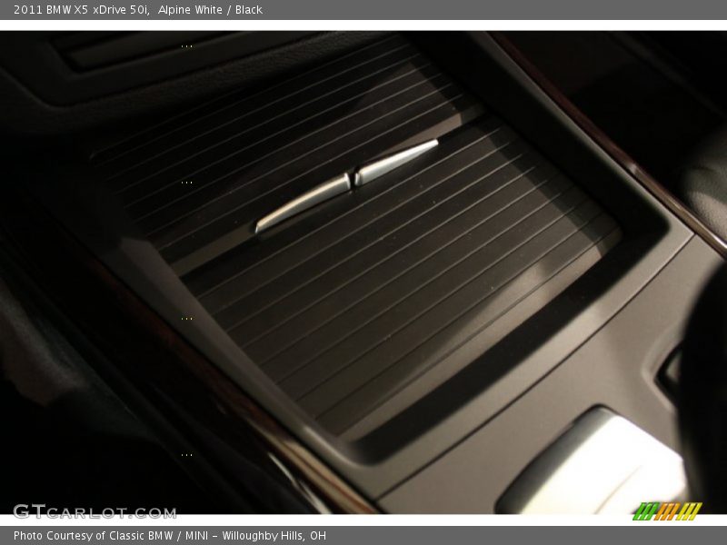 Alpine White / Black 2011 BMW X5 xDrive 50i