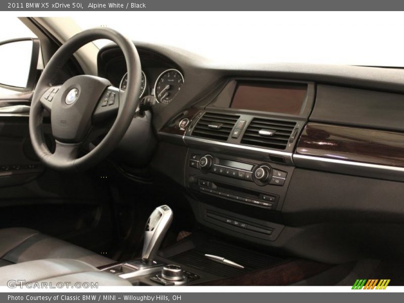 Alpine White / Black 2011 BMW X5 xDrive 50i
