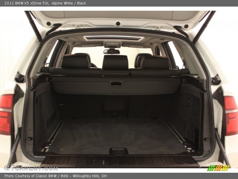Alpine White / Black 2011 BMW X5 xDrive 50i