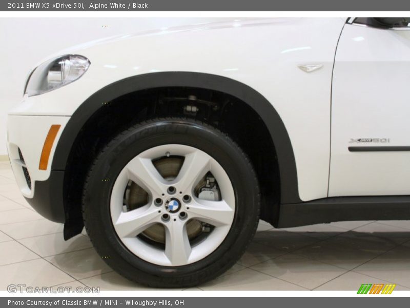 Alpine White / Black 2011 BMW X5 xDrive 50i