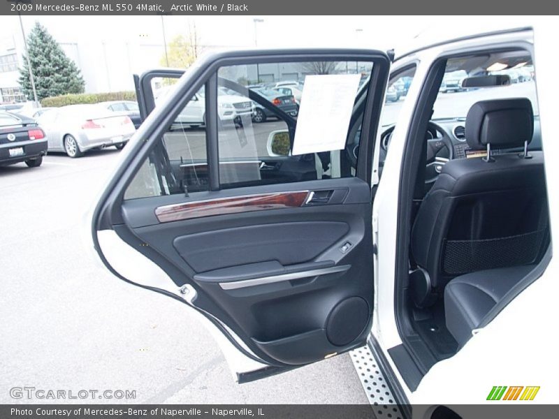 Arctic White / Black 2009 Mercedes-Benz ML 550 4Matic