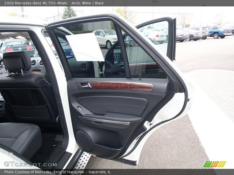 Arctic White / Black 2009 Mercedes-Benz ML 550 4Matic