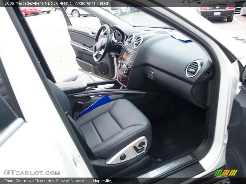Arctic White / Black 2009 Mercedes-Benz ML 550 4Matic