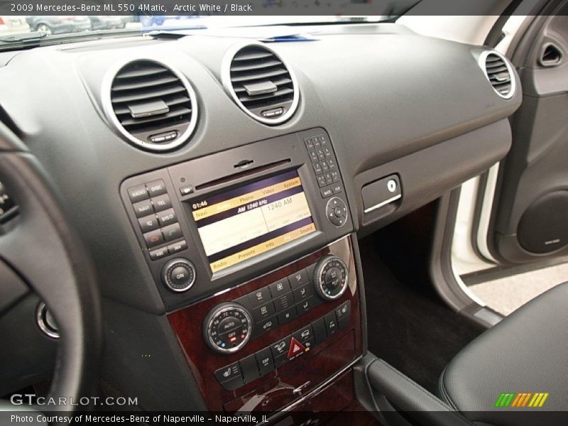 Arctic White / Black 2009 Mercedes-Benz ML 550 4Matic