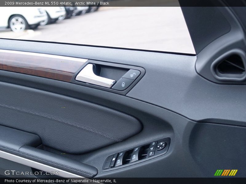 Arctic White / Black 2009 Mercedes-Benz ML 550 4Matic