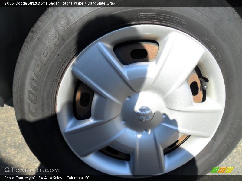 Stone White / Dark Slate Gray 2005 Dodge Stratus SXT Sedan