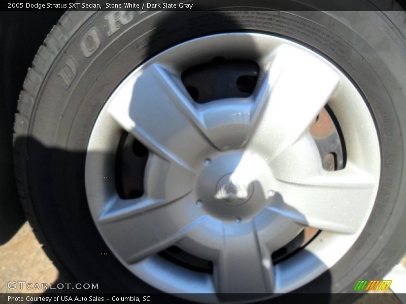Stone White / Dark Slate Gray 2005 Dodge Stratus SXT Sedan