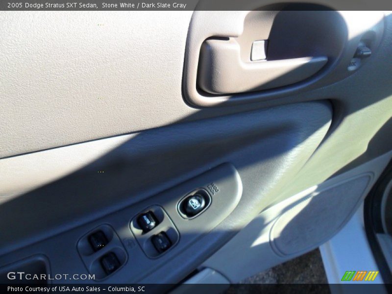 Stone White / Dark Slate Gray 2005 Dodge Stratus SXT Sedan