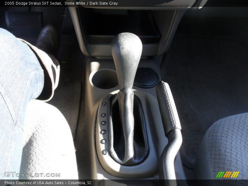 Stone White / Dark Slate Gray 2005 Dodge Stratus SXT Sedan