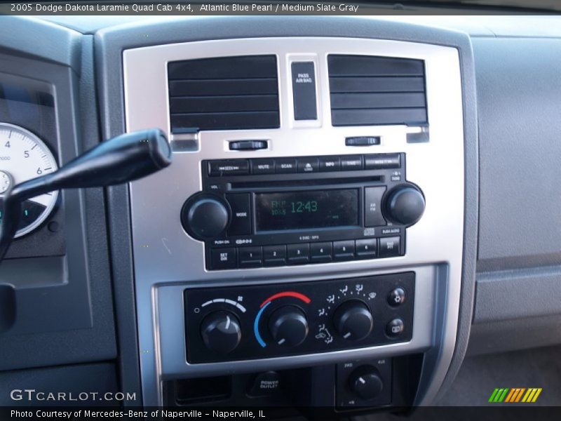 Controls of 2005 Dakota Laramie Quad Cab 4x4