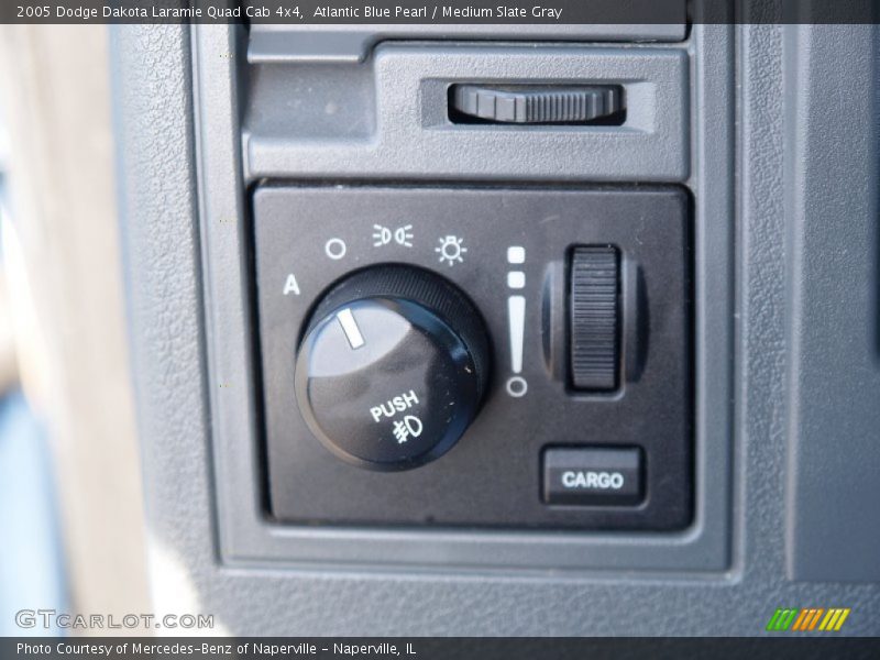 Controls of 2005 Dakota Laramie Quad Cab 4x4