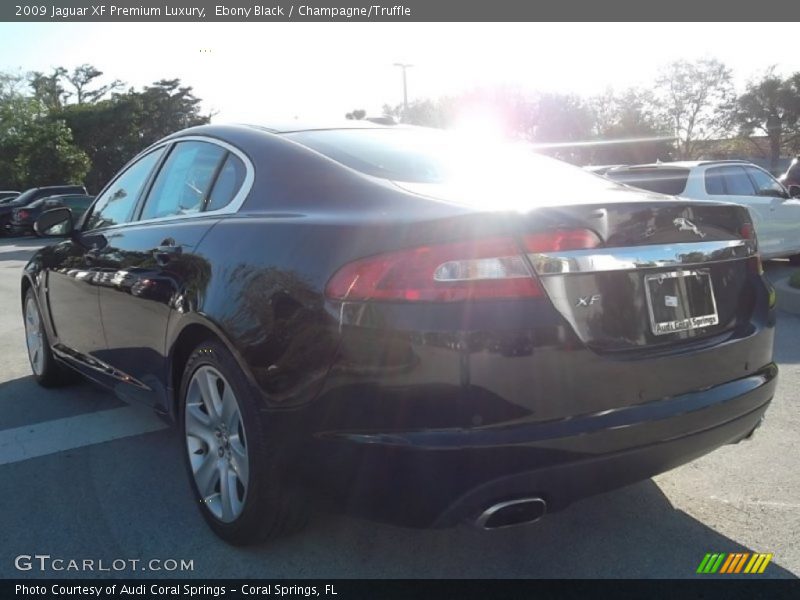 Ebony Black / Champagne/Truffle 2009 Jaguar XF Premium Luxury