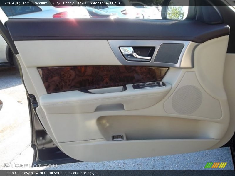 Ebony Black / Champagne/Truffle 2009 Jaguar XF Premium Luxury