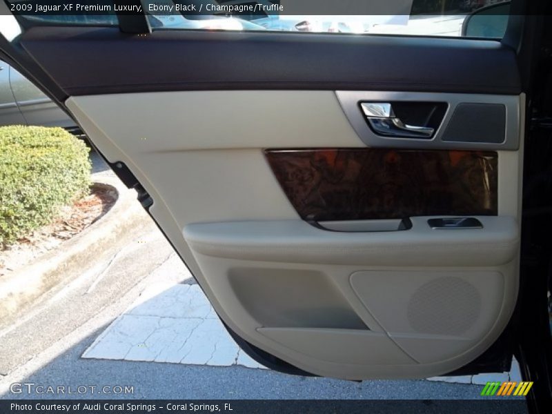 Ebony Black / Champagne/Truffle 2009 Jaguar XF Premium Luxury