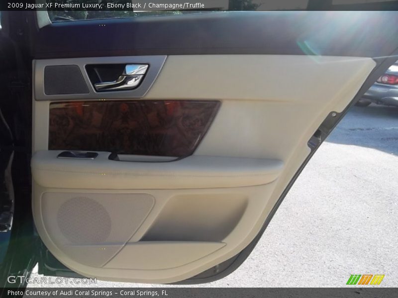 Ebony Black / Champagne/Truffle 2009 Jaguar XF Premium Luxury