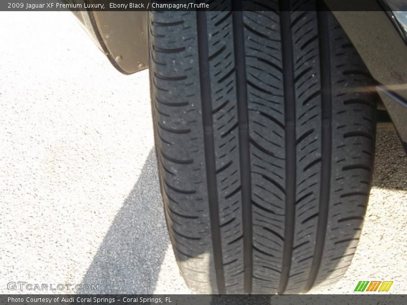 Ebony Black / Champagne/Truffle 2009 Jaguar XF Premium Luxury