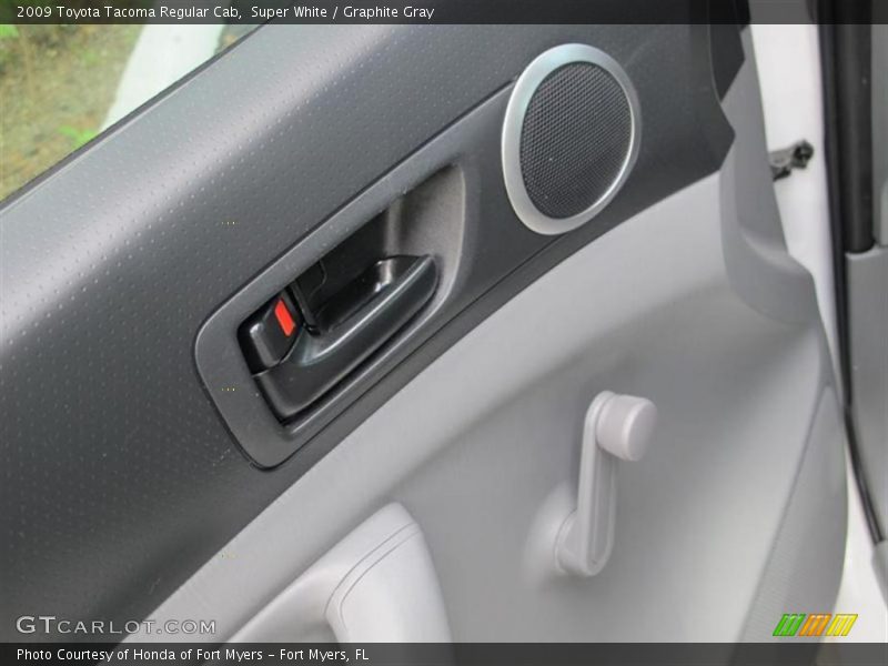 Super White / Graphite Gray 2009 Toyota Tacoma Regular Cab