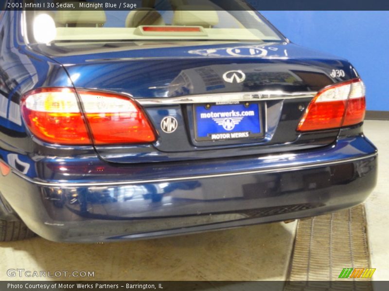 Midnight Blue / Sage 2001 Infiniti I 30 Sedan