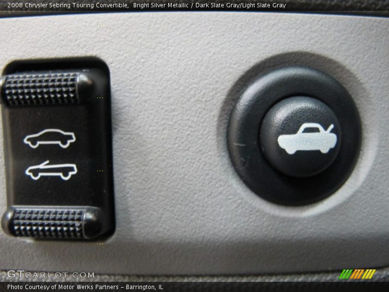 Controls of 2008 Sebring Touring Convertible