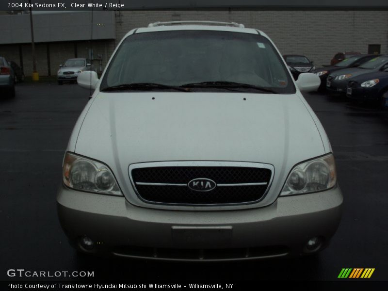 Clear White / Beige 2004 Kia Sedona EX