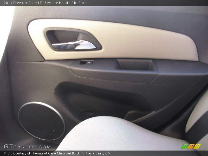 Silver Ice Metallic / Jet Black 2011 Chevrolet Cruze LT