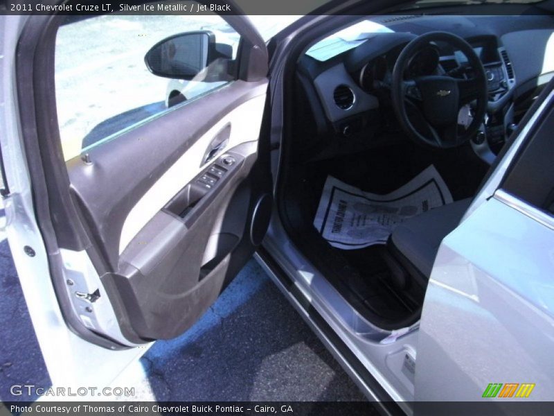 Silver Ice Metallic / Jet Black 2011 Chevrolet Cruze LT