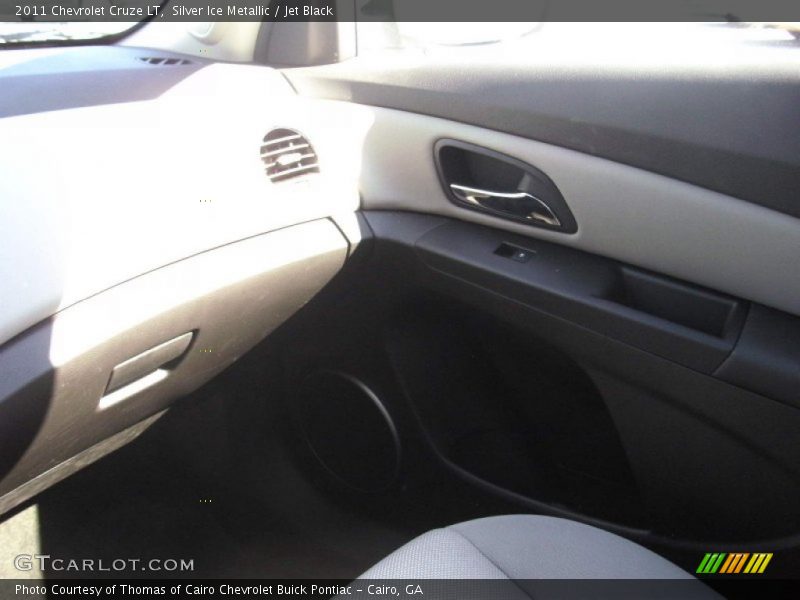 Silver Ice Metallic / Jet Black 2011 Chevrolet Cruze LT