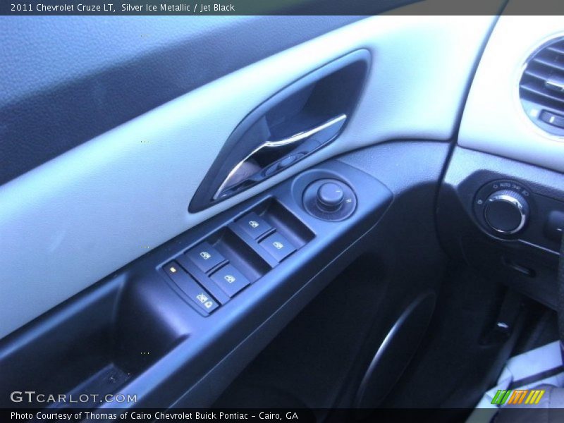 Silver Ice Metallic / Jet Black 2011 Chevrolet Cruze LT