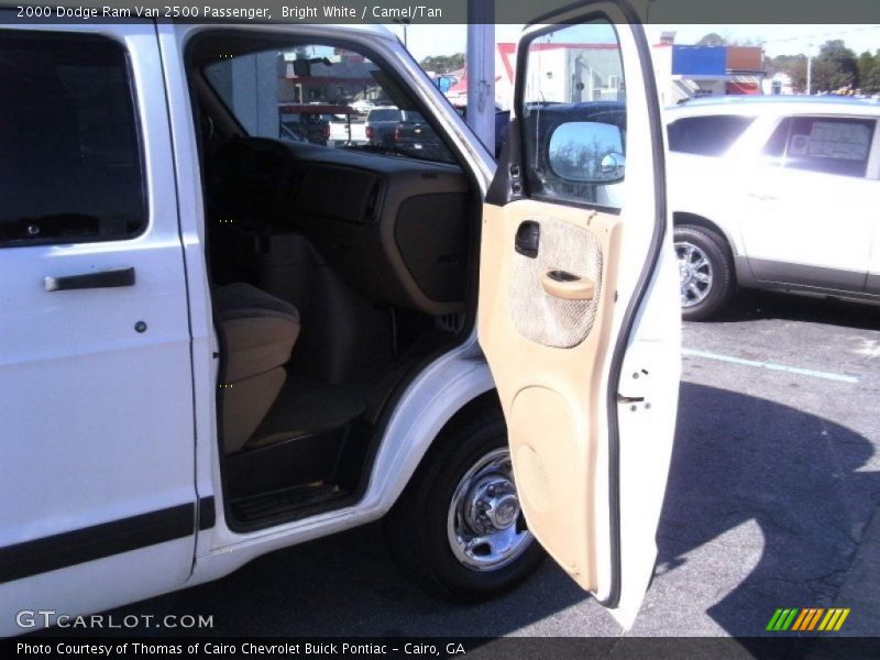 Bright White / Camel/Tan 2000 Dodge Ram Van 2500 Passenger